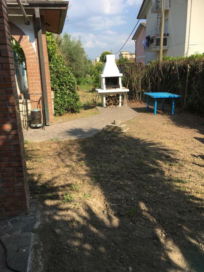 Casa Degli Zii Appartamento Letizia Luni エクステリア 写真