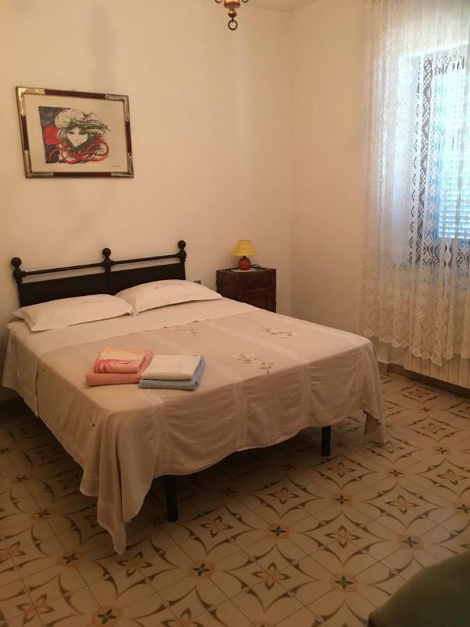 Casa Degli Zii Appartamento Letizia Luni エクステリア 写真