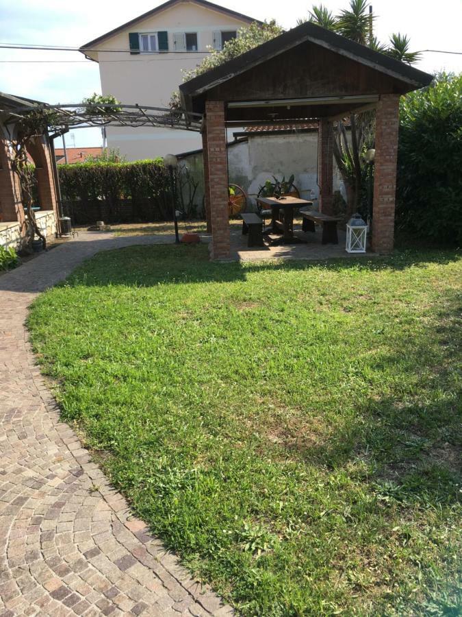 Casa Degli Zii Appartamento Letizia Luni エクステリア 写真